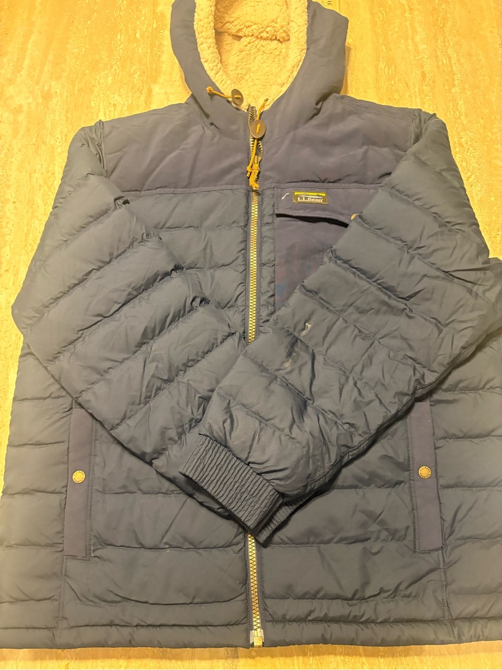 L.L. Bean Men's Hooded Puffer Jacket in Navy